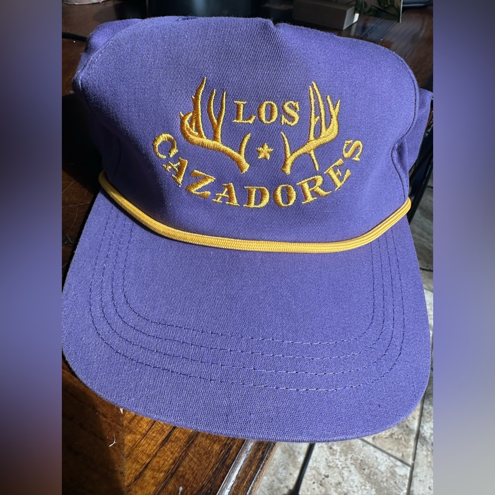 LOS CAZADORES Ball cap